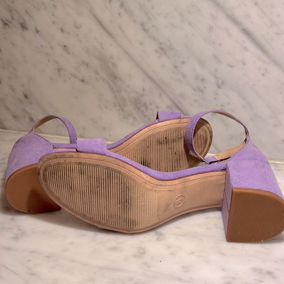 Super Adorable Lilac Strap Heels in size 6 - Picture 5 of 5